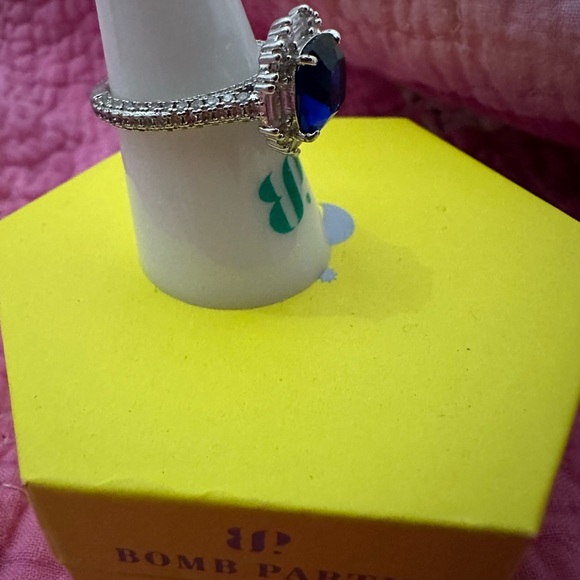 Hello gorgeous size 7 ring - Picture 2 of 6